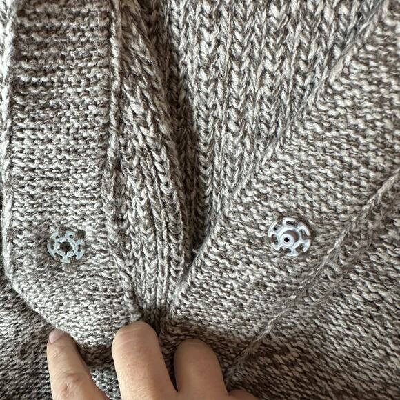 Cally women’s cardigan, one button snap closure, coastal grandma fall cozycore - Picture 4 of 9